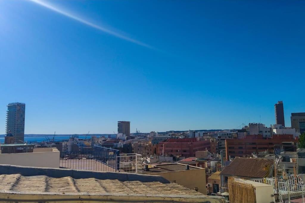 Casa Colorista En El Casco Antiguo Villa Alicante Eksteriør billede